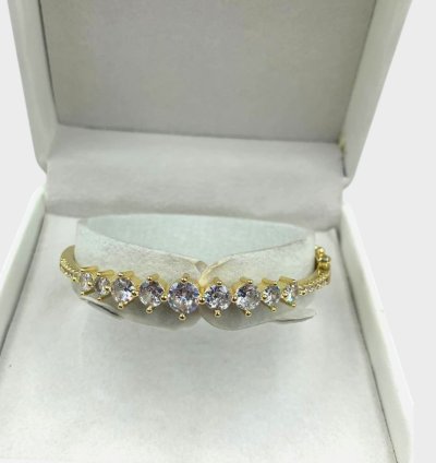 سوارمن الفولاذ المقاوم للصدأ مطلي بالذهب مع أحجار متألقة - أناقة وفخامة