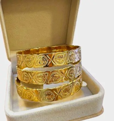 سوار دبليج صلب من الفولاذ المقاوم للصدأ مطلي بالذهب